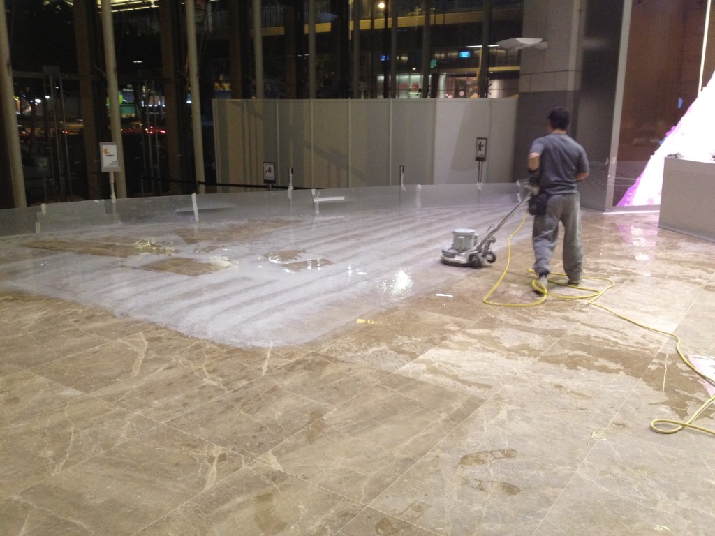IFC ONE  雲石無縫打磨 - 冠峰雲石工程實例 - 第19張 圖片 - 2012年10月01日 - hksummit.com