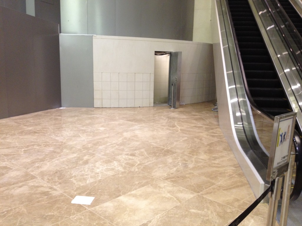 IFC ONE  雲石無縫打磨 - 冠峰雲石工程實例 - 第20張 圖片 - 2012年10月01日 - hksummit.com