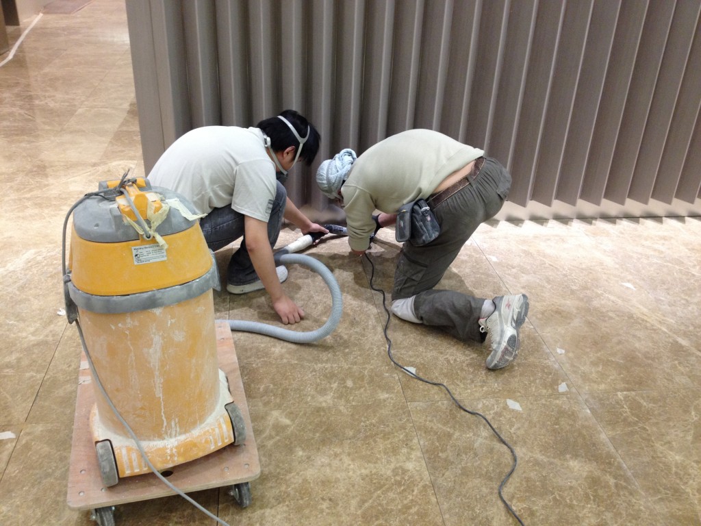 IFC ONE  雲石無縫打磨 - 冠峰雲石工程實例 - 第12張 圖片 - 2012年10月01日 - hksummit.com