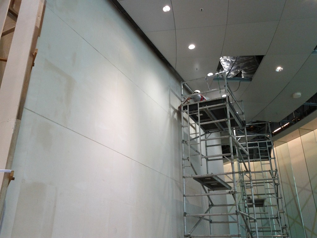 IFC ONE 雲石牆身翻新 - 冠峰雲石工程實例 - 第3張 圖片 - 2012年10月01日 - hksummit.com