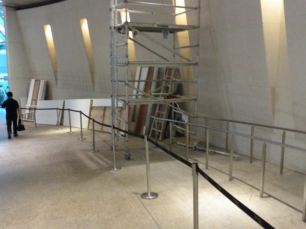 IFC ONE 雲石牆身翻新 - 冠峰雲石工程實例 - 第12張 圖片 - 2012年10月01日 - hksummit.com