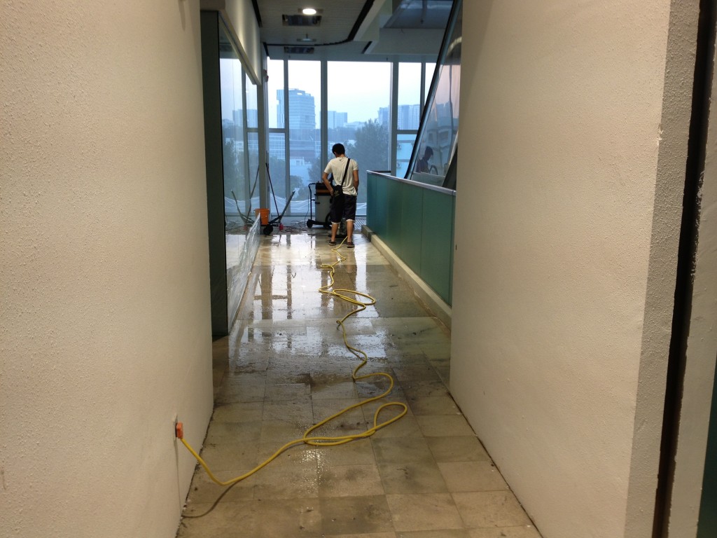 浸會大學  麻石清洗 - 冠峰雲石工程實例 - 第10張 圖片 - 2012年12月17日 - hksummit.com