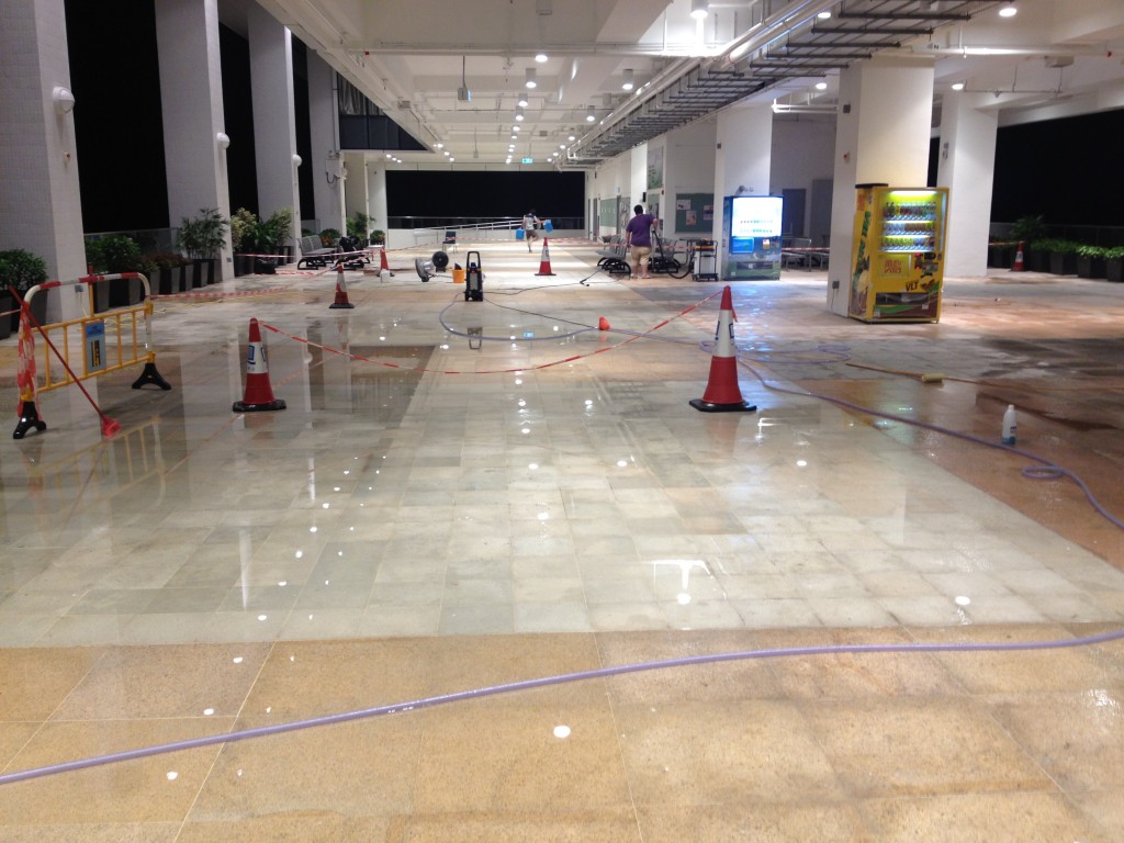 浸會大學  麻石清洗 - 冠峰雲石工程實例 - 第18張 圖片 - 2012年12月17日 - hksummit.com