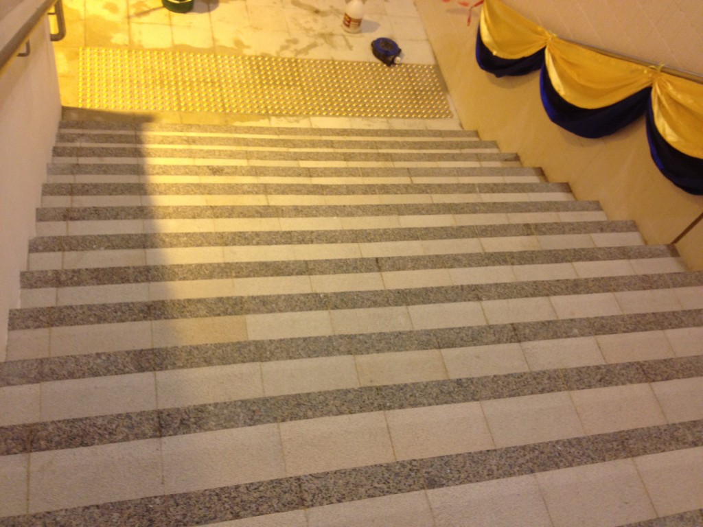 浸會大學  麻石清洗 - 冠峰雲石工程實例 - 第20張 圖片 - 2012年12月17日 - hksummit.com