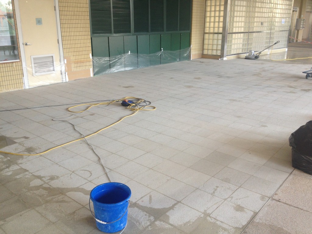 浸會大學  麻石清洗 - 冠峰雲石工程實例 - 第8張 圖片 - 2012年12月17日 - hksummit.com