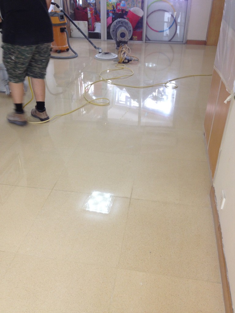 金龍臺 石英石深層打磨翻新 - 冠峰雲石工程實例 - 第12張 圖片 - 2013年07月03日 - hksummit.com