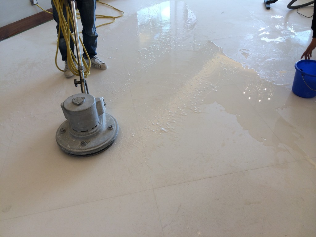 逸瓏 白沙石翻新 - 冠峰雲石工程實例 - 第2張 圖片 - 2014年01月15日 - hksummit.com