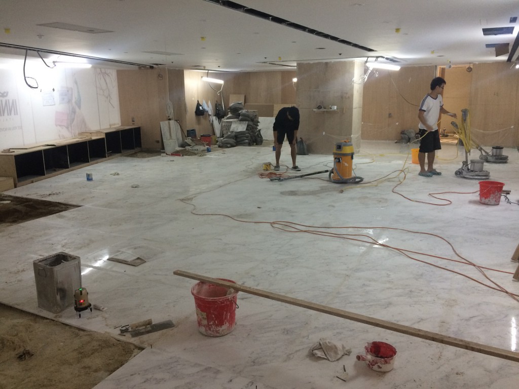 威靈頓街 雲石無縫打磨 - 冠峰雲石工程實例 - 第4張 圖片 - 2015年01月03日 - hksummit.com