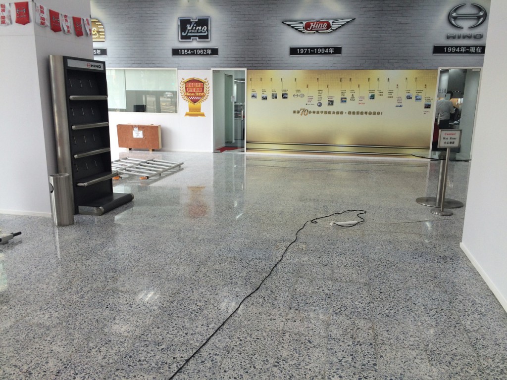 Hino 車行 人造石翻新 - 冠峰雲石工程實例 - 第16張 圖片 - 2015年07月19日 - hksummit.com