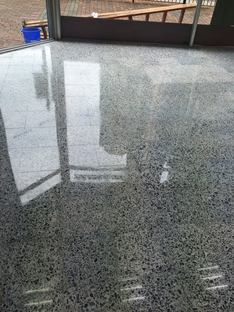 Hino 車行 人造石翻新 - 冠峰雲石工程實例 - 第17張 圖片 - 2015年07月19日 - hksummit.com