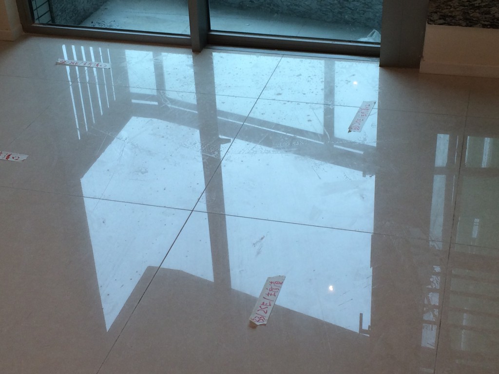 環宇海灣 拋光磚打磨翻新工程 - 冠峰雲石工程實例 - 第2張 圖片 - 2015年09月09日 - hksummit.com