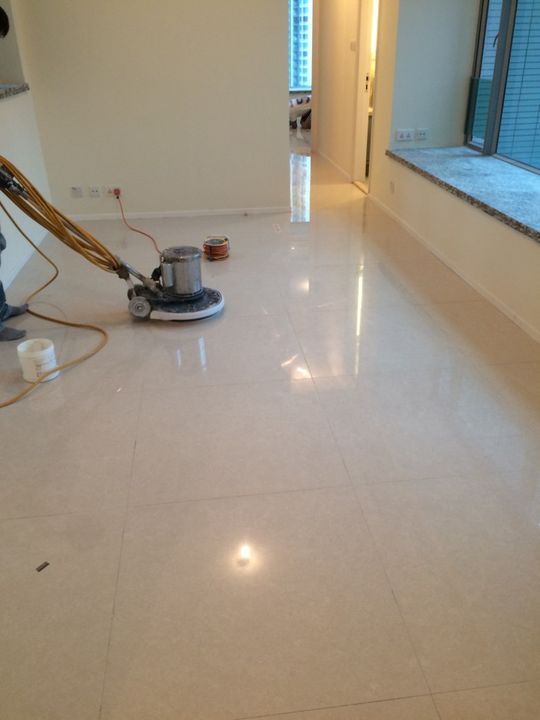 環宇海灣 拋光磚打磨翻新工程 - 冠峰雲石工程實例 - 第3張 圖片 - 2015年09月09日 - hksummit.com