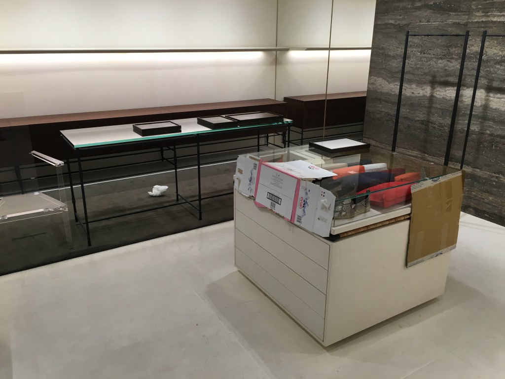 LOEWE 白沙石保養 - 冠峰雲石工程實例 #2 圖片 - 2016年02月06日 - hksummit.com