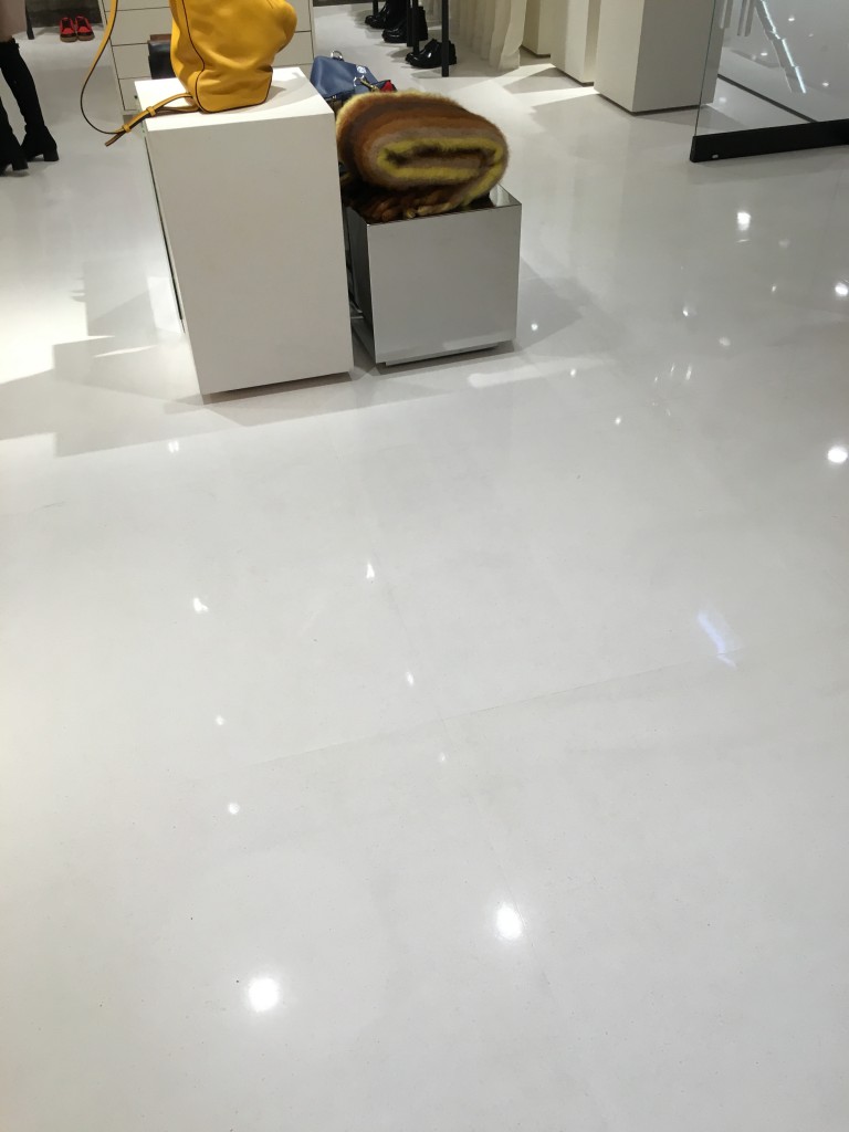 LOEWE 白沙石保養 - 冠峰雲石工程實例 #8 圖片 - 2016年02月06日 - hksummit.com