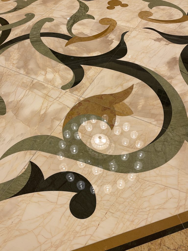 迪士尼酒店 - 冠峰雲石工程實例 #16 圖片 - 2023年04月13日 - hksummit.com