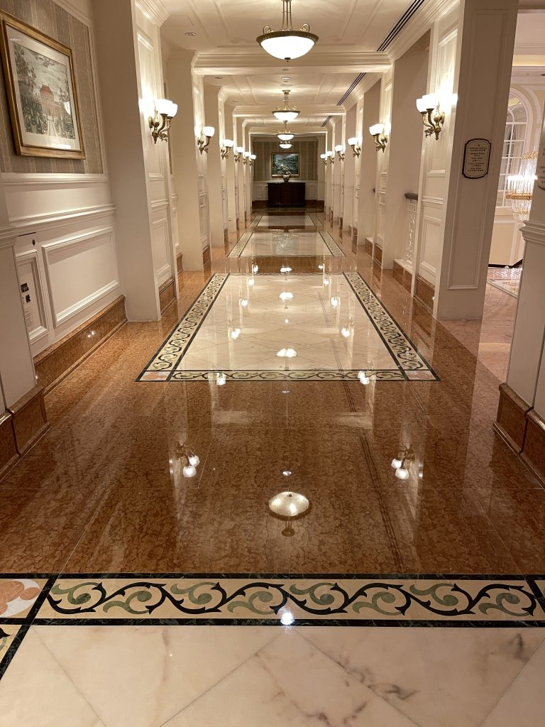 迪士尼酒店 - 冠峰雲石工程實例 #21 圖片 - 2023年04月13日 - hksummit.com