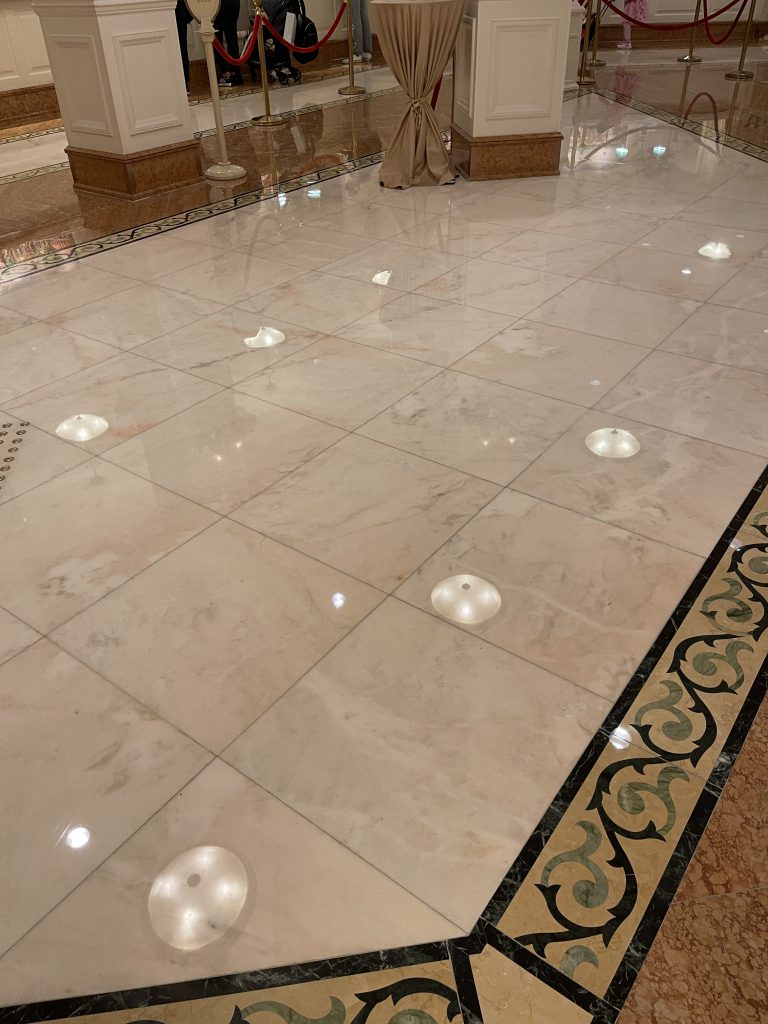 迪士尼酒店 - 冠峰雲石工程實例 #25 圖片 - 2023年04月13日 - hksummit.com