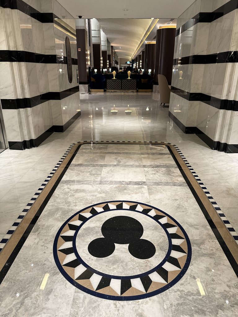 迪士尼好萊塢酒店 - 冠峰雲石工程實例 #19 圖片 - 2023年11月13日 - hksummit.com