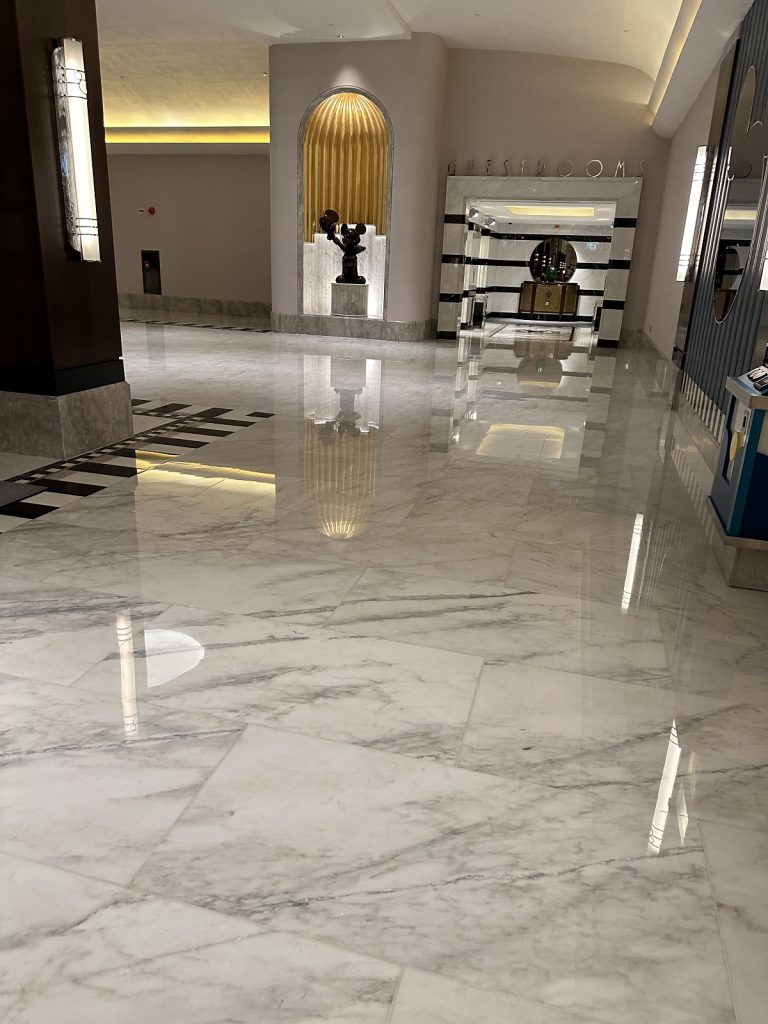 迪士尼好萊塢酒店 - 冠峰雲石工程實例 #9 圖片 - 2023年11月13日 - hksummit.com