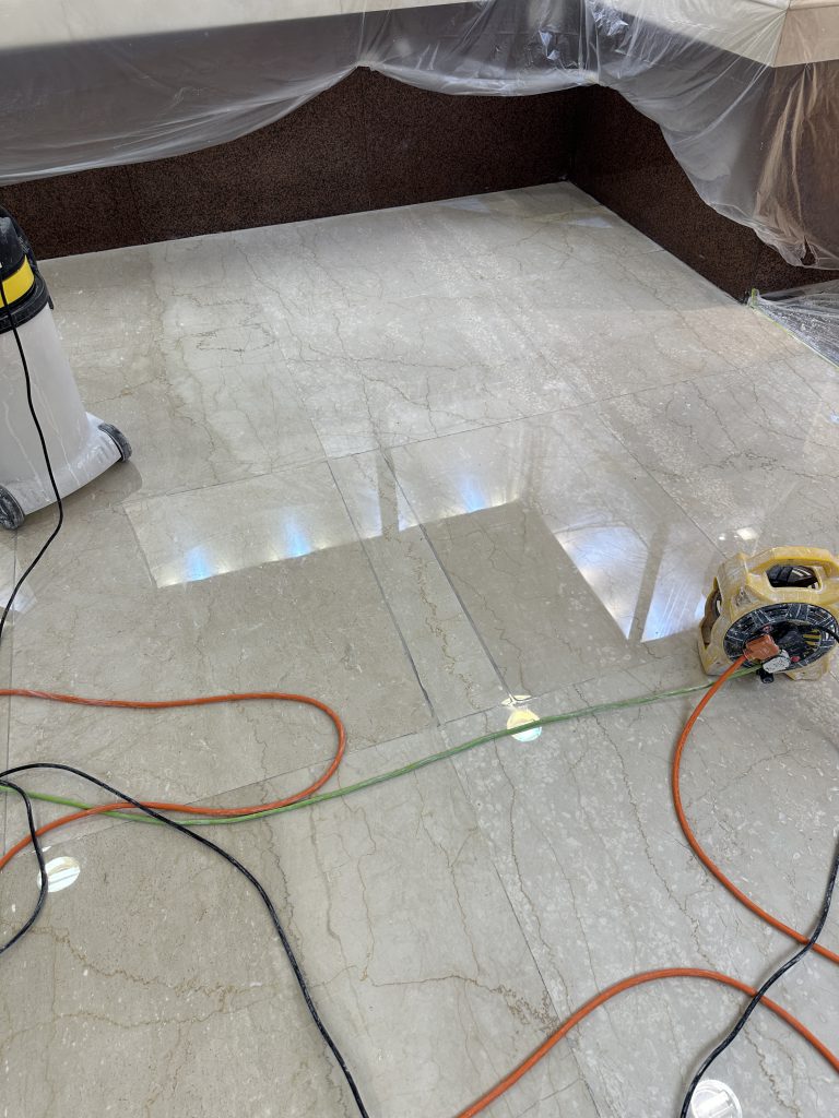 中環錶行 - 冠峰雲石工程實例 #7 圖片 - 2024年10月23日 - hksummit.com