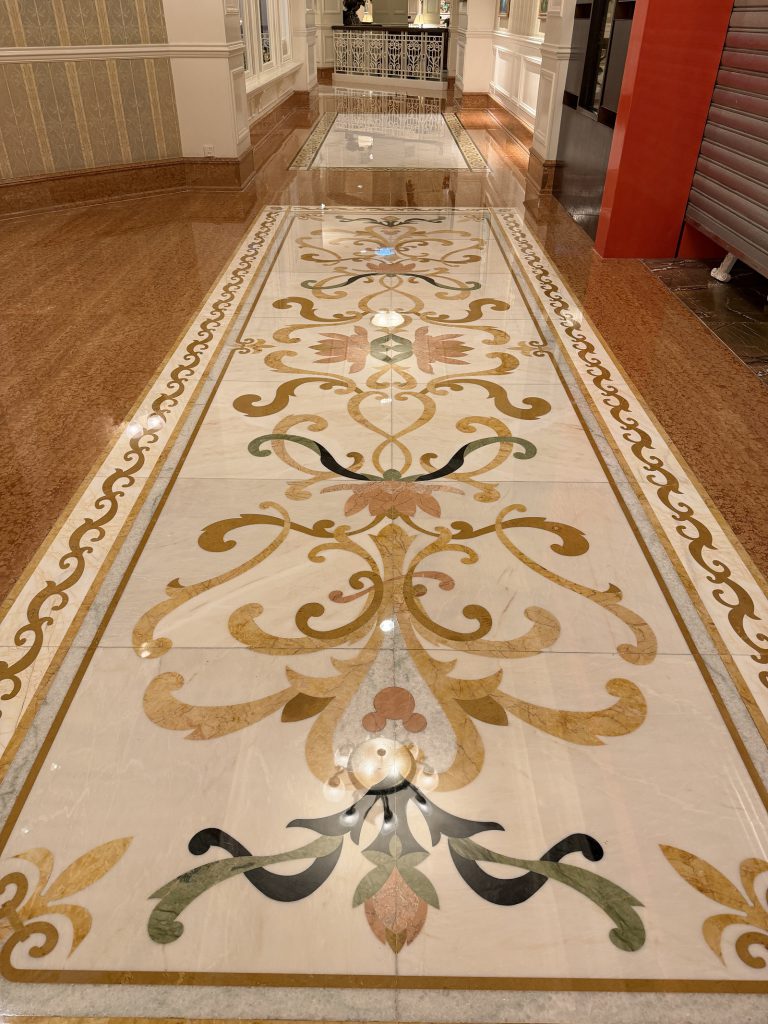 迪士尼樂園酒店 - 冠峰雲石工程實例 #18 圖片 - 2026年04月01日 - hksummit.com