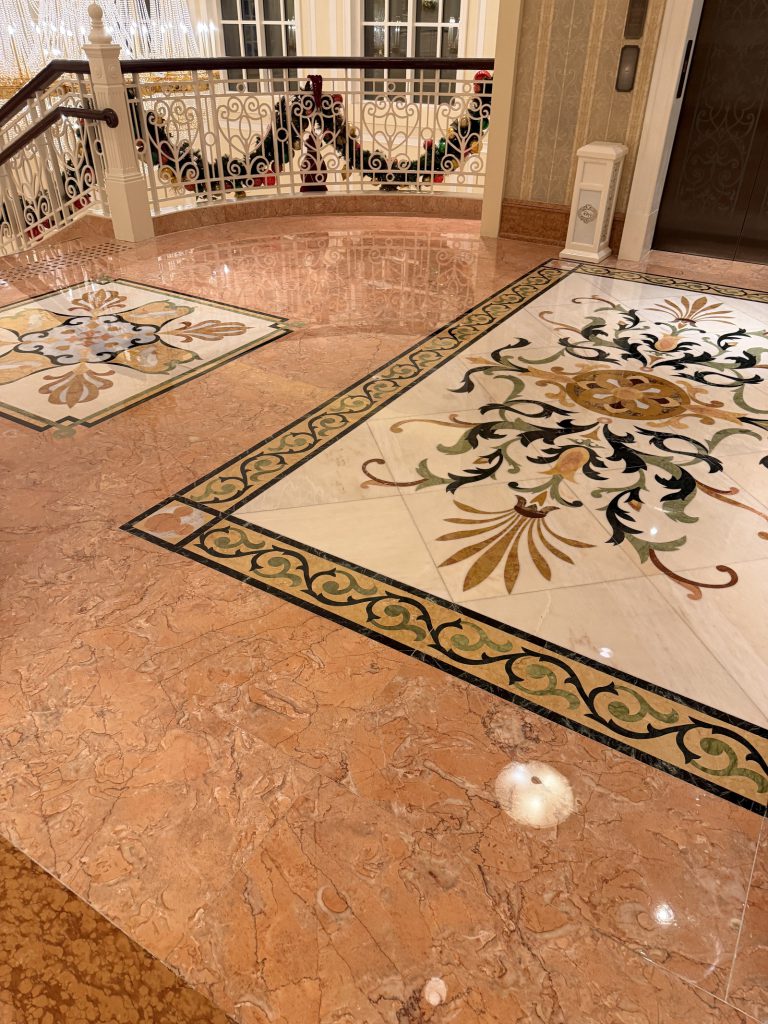 迪士尼樂園酒店 - 冠峰雲石工程實例 #27 圖片 - 2026年04月04日 - hksummit.com