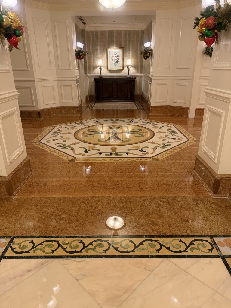 迪士尼樂園酒店 - 冠峰雲石工程實例 #29 圖片 - 2026年04月04日 - hksummit.com